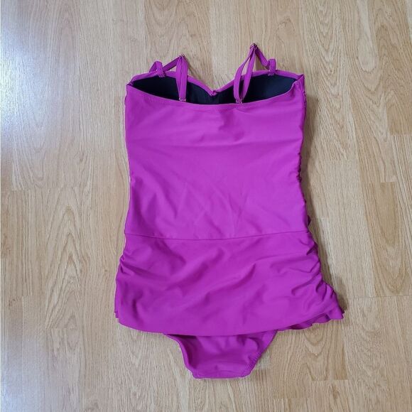 Shore Shapes Swimwear Ruched One Piece Swim Dress sz 8 - Picture 3 of 9